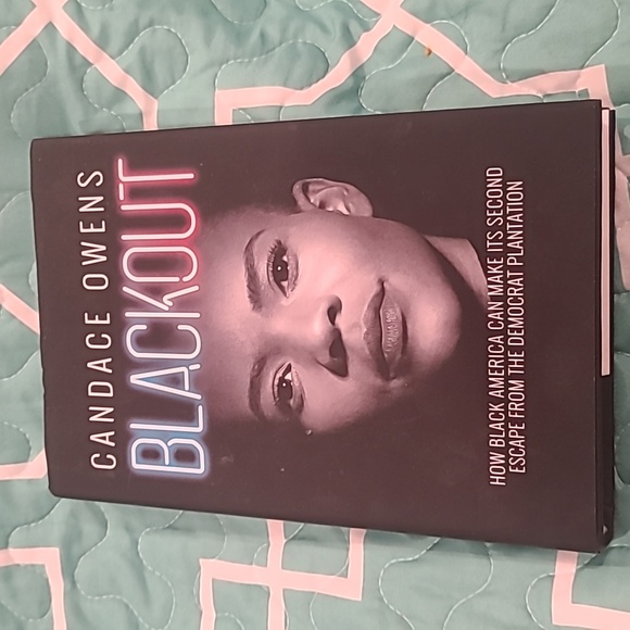 ❤️10/$40 New Candace Owens Blackout book - Picture 1 of 3